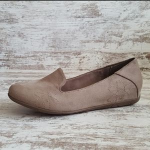 Like new Baretraps memory foam flats